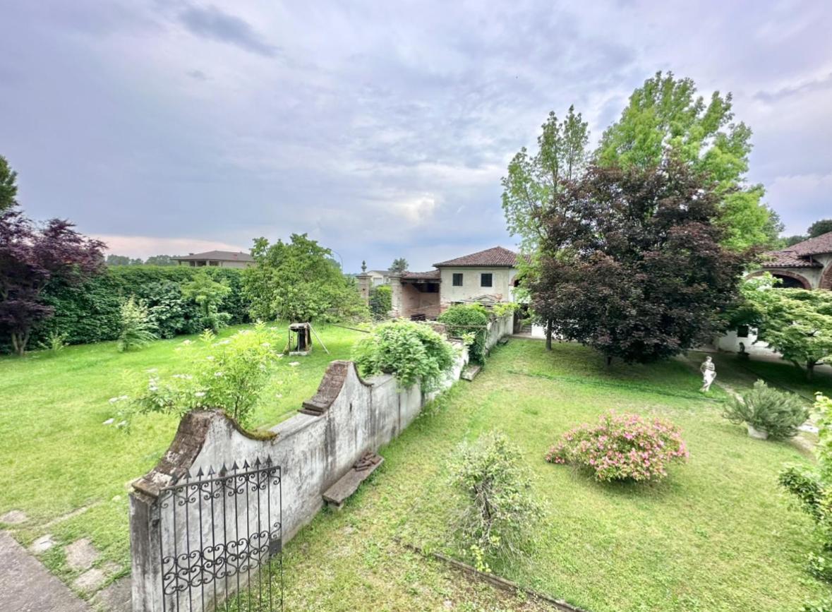 Affascinante Casale Brambilla Vicino Pavia Villa San Zenone al Po Luaran gambar
